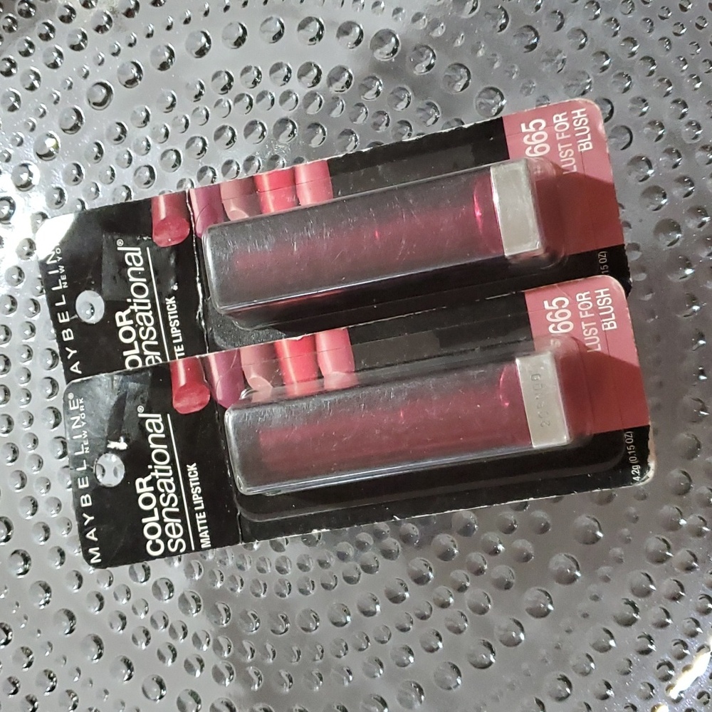 Bundle Of 2 MAYBELLINE New York Color Sensational Matte Lipstick